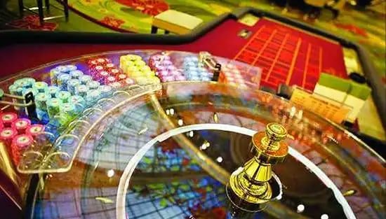 bmw333 live dealer baccarat table with professional dealer in studio